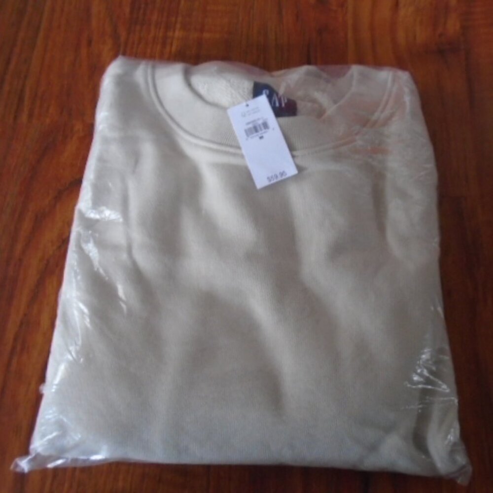 NWT - GAP Vintage-Style Crewneck Sweatshirt - M